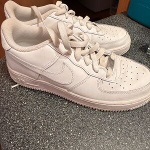 Air Force One size 6.5Y